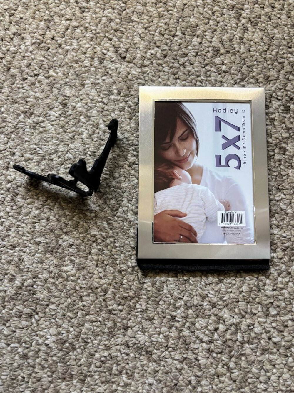Metallic Silver 5" x 7" Picture Frame and Plastic Plate Stand